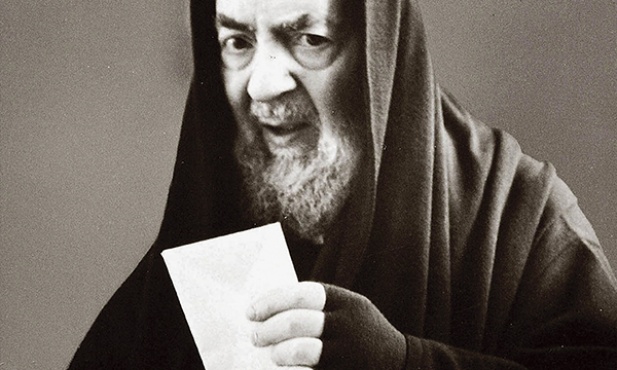 Francesco Forgione, znany jako święty ojciec Pio z Pietrelciny (1887–1968), został kanonizowany w 2002 r. przez Jana Pawła II