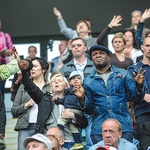 W festiwalu uczestniczyło wielu młodych ludzi oraz wiele rodzin