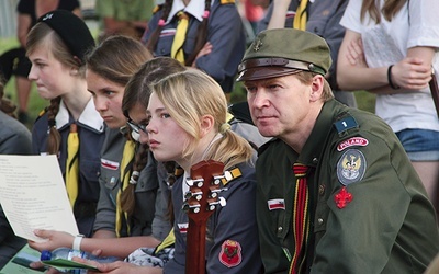 Prof. Marek Wierzbicki na festyn przyjechał ze swoją harcerską drużyną