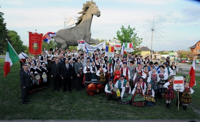 Zapewne i w tym roku zespoły staną do pamiątkowej fotografii przy opoczyńskim Pegazie - "koło konia", jak zazwyczaj mówią w mieście