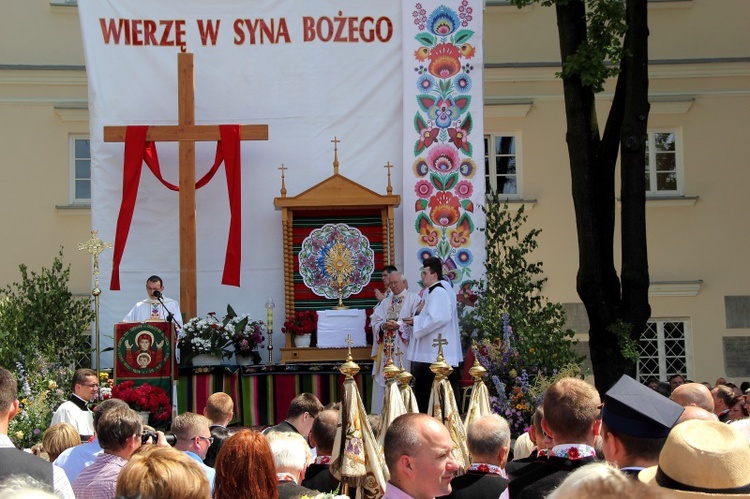 Procesja Bożego Ciała w Łowiczu - cz. 1