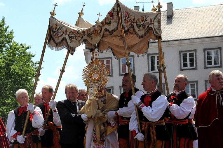 Procesja Bożego Ciała w Łowiczu - cz. 1