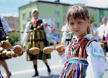 Podczas najważniejszych uroczystości opocznianie - od najmłodszych do najstarszych - chętnie zakładają regionalne stroje