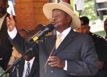 Prezydent Ugandy zarzuca byłemu prezydentowi DR Konga sprzyjanie islamistom 