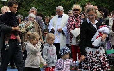 Nowe pokolenie wpatruje się w Maryję