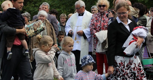 Nowe pokolenie wpatruje się w Maryję