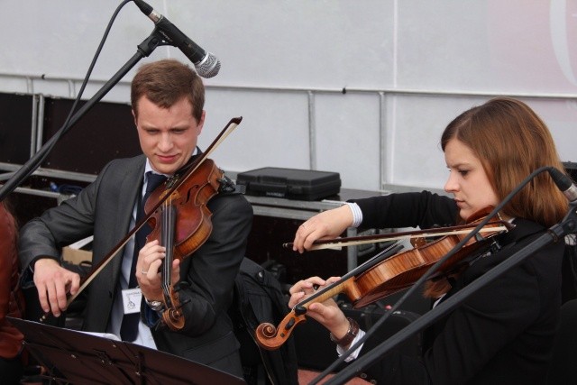 25. lecie koronacji obrazu Matki Bożej Cierpliwie Słuchającej - część I