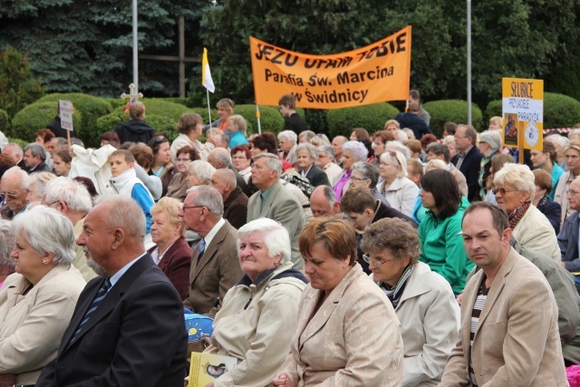 25. lecie koronacji obrazu Matki Bożej Cierpliwie Słuchającej - część I