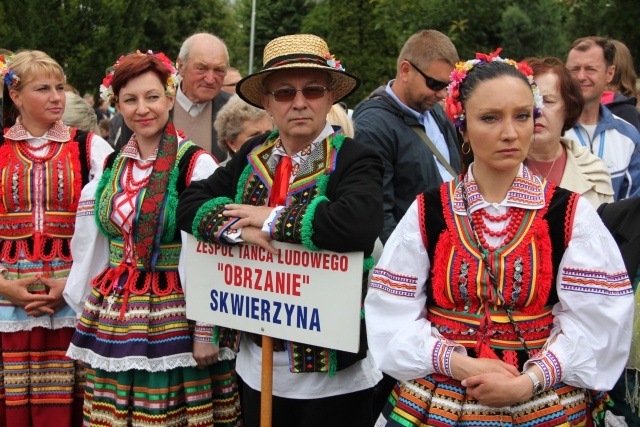 25. lecie koronacji obrazu Matki Bożej Cierpliwie Słuchającej - Msza (cześć I)