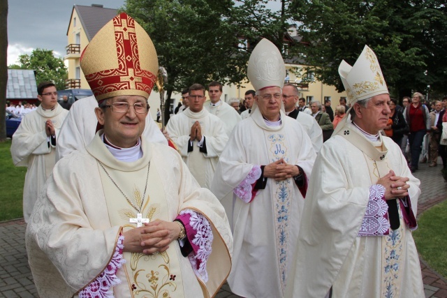 25. lecie koronacji obrazu Matki Bożej Cierpliwie Słuchającej - Msza (cześć I)