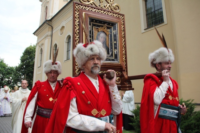 25. lecie koronacji obrazu Matki Bożej Cierpliwie Słuchającej - Msza (cześć I)