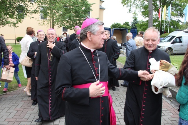 25. lecie koronacji obrazu Matki Bożej Cierpliwie Słuchającej - Msza (cześć II)