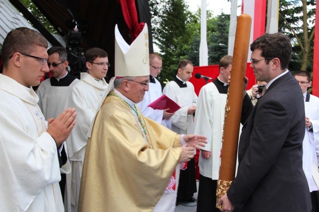 25. lecie koronacji obrazu Matki Bożej Cierpliwie Słuchającej - Msza (cześć II)