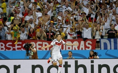 Rekordzista Klose, awans Argentyny