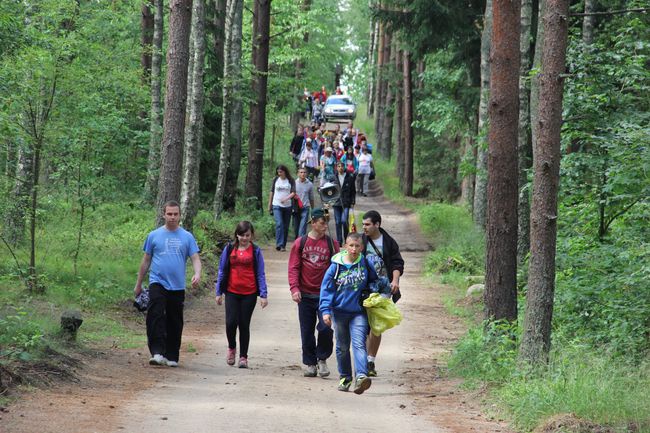 Pielgrzymi na Górze Polanowskiej