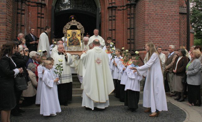 Koronacja ikony Matki Bożej w Gliwicach cz. 1