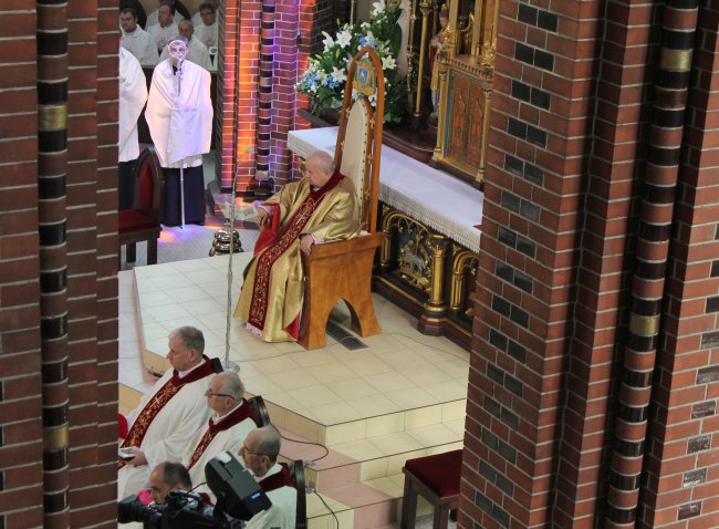 Koronacja ikony Matki Bożej w Gliwicach cz. 1