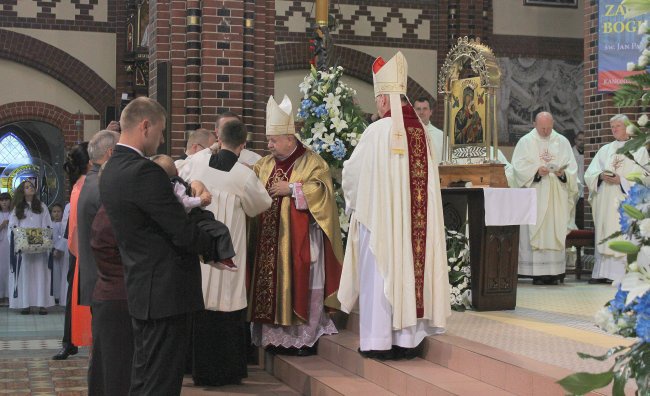 Koronacja ikony Matki Bożej w Gliwicach cz. 1