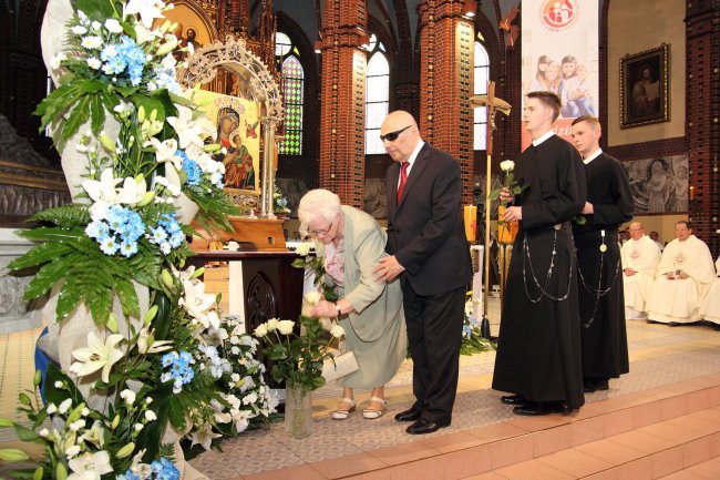 Koronacja ikony Matki Bożej w Gliwicach cz. 2