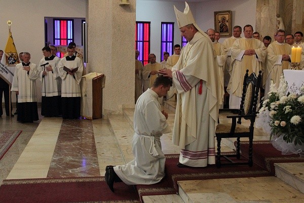 Święcenia diakonatu