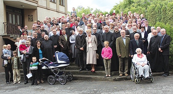  Oazowe rodziny i ich duszpasterze na jubileuszowych uroczystościach