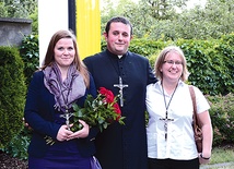 Od lewej: Małgorzata Siwiec, ks. Przemysław Skupień i Joanna Łupicka