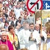 Po Eucharystii rozpoczęła się procesja eucharystyczna