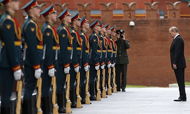 Putin chce uchylenia zgody na użycie wojsk