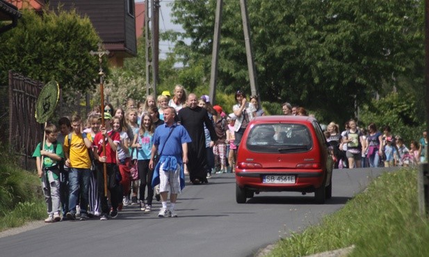 Piechotą do domu Matki