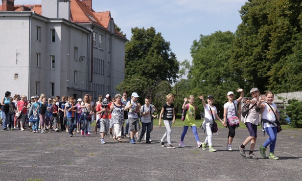 Piesza pielgrzmka szkolna do Hałcnowa