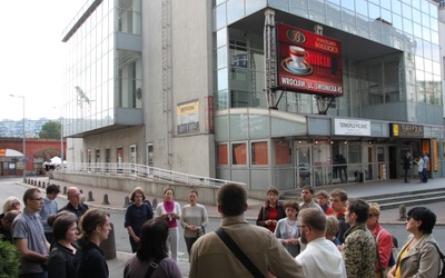 Uwielbienie Boga przed Teatrem Polskim