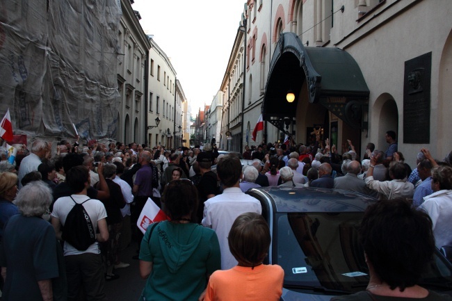 Protest przeciwko "Golgota Picnic"