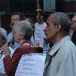 Protest pod Teatrem Śląskim