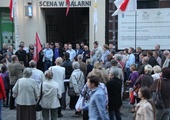 Protest pod Teatrem Śląskim