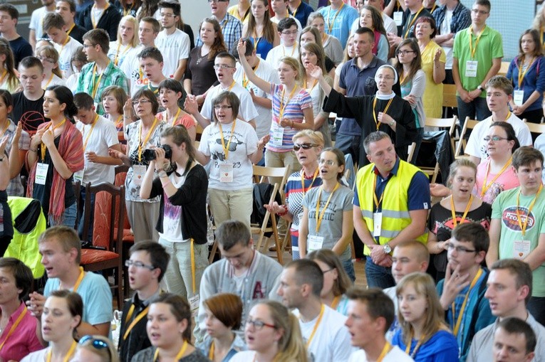 Młodzież - początek Mszy