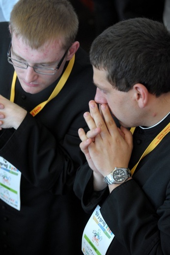 Młodzież - początek Mszy