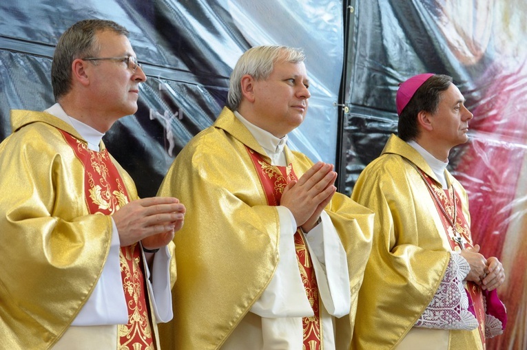 Młodzież - początek Mszy