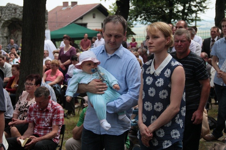 Tak wielu sprzymierzyło się przeciw rodzinie!