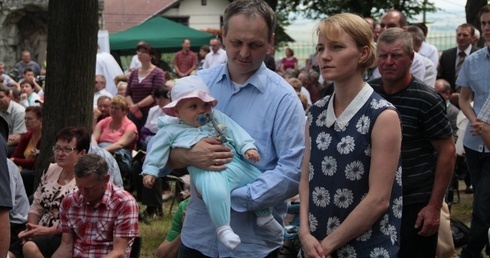 Tak wielu sprzymierzyło się przeciw rodzinie!
