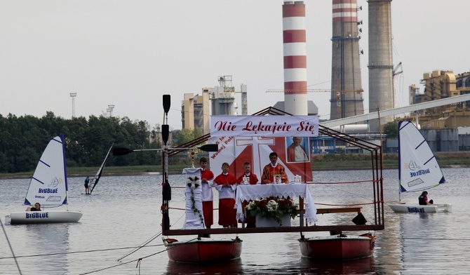 Jezus znowu w łodzi