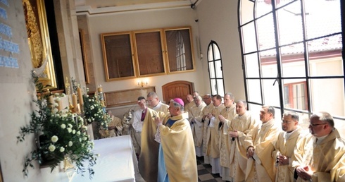 Mszy św. w ostrobramskiej kaplicy przewodniczył bp Henryk Tomasik