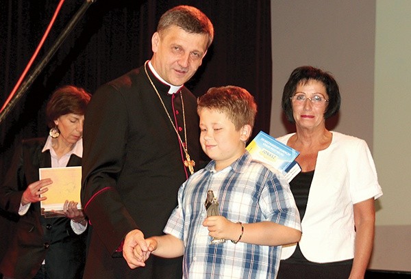 W najmłodszej grupie zdobywcą statuetki „Jonasza” został Jakub Karwat z Czechowic-Dziedzic, uczeń Lidii Kumorek 