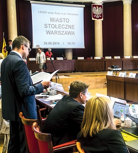  Podczas sesji rady miasta dyrektor miejskiego Biura Polityki Zdrowotnej Dariusz Hajdukiewicz przedstawił stanowisko ratusza w sprawie  kontroli w szpitalu im. Świętej Rodziny 