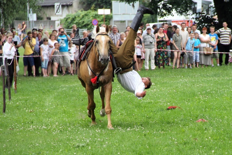 Defilada i pokazy rekonstruktorów