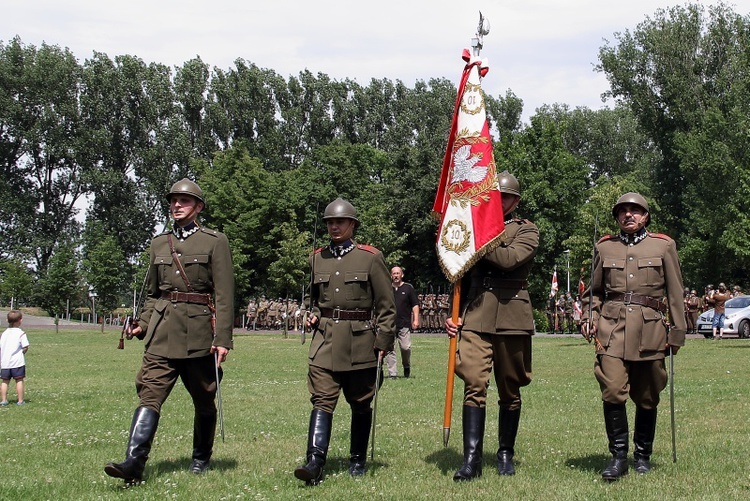 Defilada i pokazy rekonstruktorów