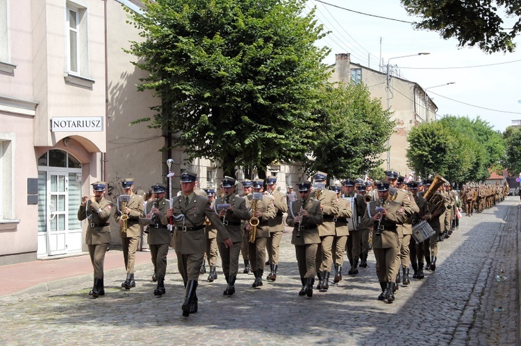 Defilada i pokazy rekonstruktorów