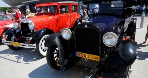 Oldtimery w grodzie Kraka