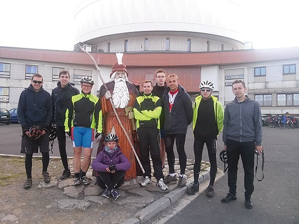 Rowerzyści u celu wyprawy przygotowawczej do Czech