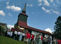  Świerzno, 6 lipca: świętowanie przy kościele parafialnym