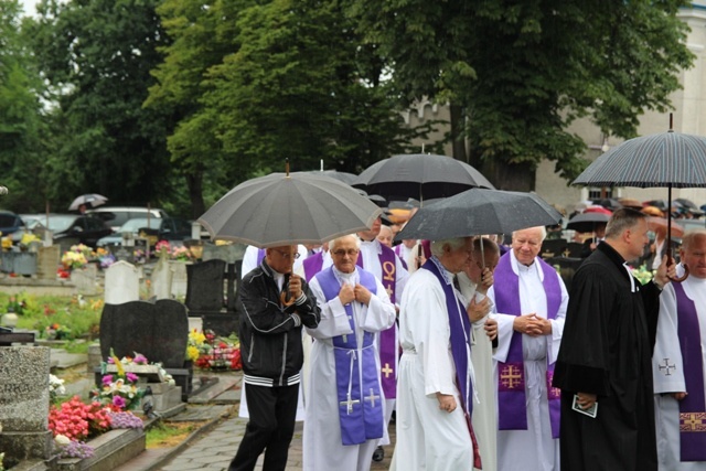 Pogrzeb śp. ks. kan. Bernarda Jarka w Pruchnej